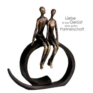 Close Skulptur Liebe und Partnerschaft - Dekofigur Pärchen sitzend, 35 cm