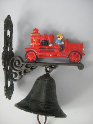 Wandglocke Feuerwehr - Türglocke Feuerwehrwagen - Löschwagen mit Feuerwehrmann aus Gusseisen