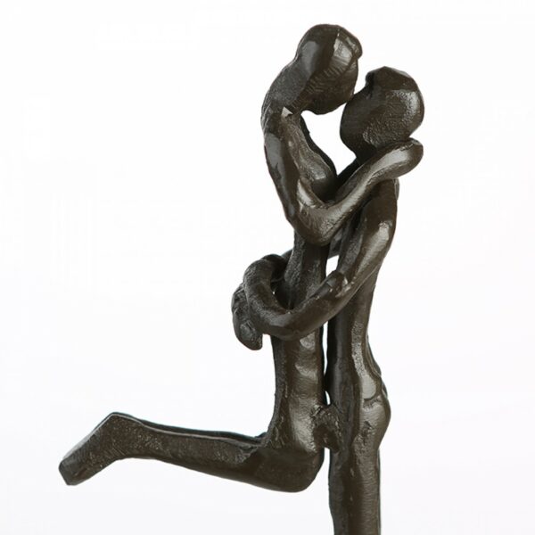 Liebespaar Figur Kissing - Design Skulptur aus Eisen - brüniert