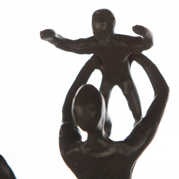 Picknick Eisen Skulptur Familie auf Parkbank - We are Family Dekoobjekt mit Zitatanhänger