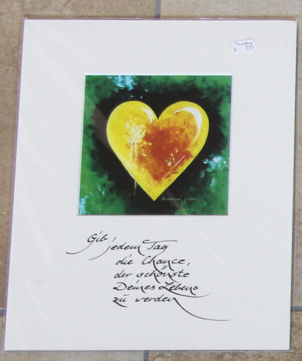Bild gelbes Herz - gib jedem Tag die Chance der schönste Deines Lebens zu werden - Heidemarie Brosien - Gelbes Herz (grüner Hintergrund)