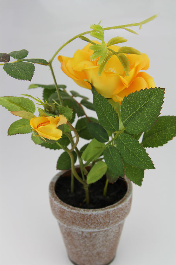Blumentopf gelbe Rosen - Kunstblumen im Terrakottatopf - Natürliche Optik Dekopflanze..