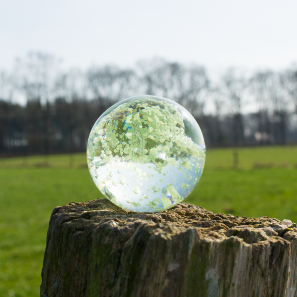 Leuchtkugel Glaskugel 5cm GLOW transparent nachtleuchtend grüne Leuchtpigmente – Bild 2