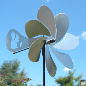 Silhouette Eichhörnchen Edelstahl Windspiel - Orbit Windrad mit Ruder - Made in Germany