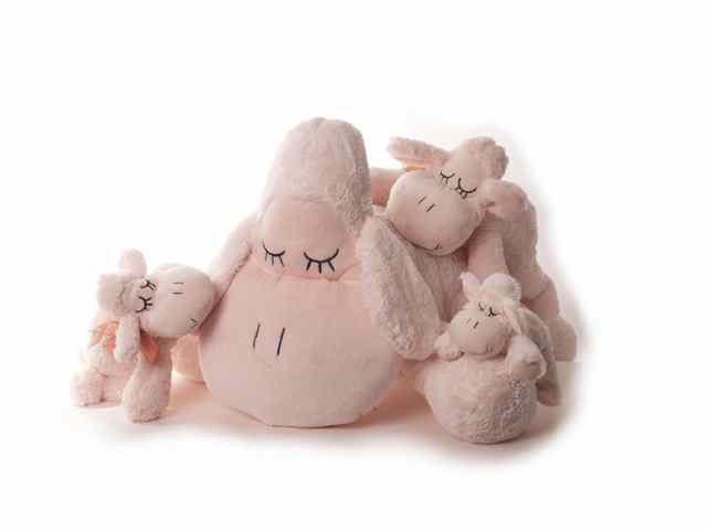 Gruppenbild Kuscheltier Schaf Sleepy in allen Größen von Mini bis XXL in Beige Weiß