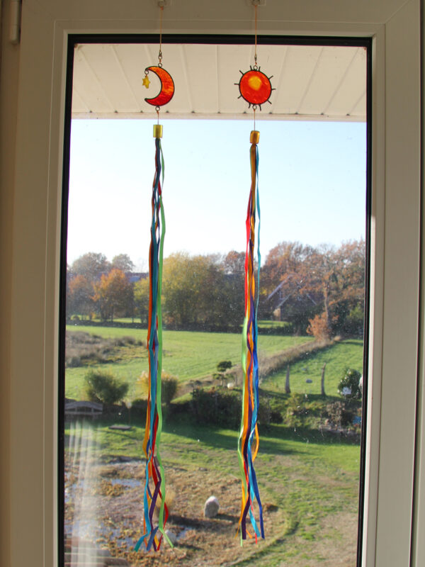 Suncatcher Sonne und Mond mit Stern Regenbogen Fenstergirlande Mobile – Bild 3