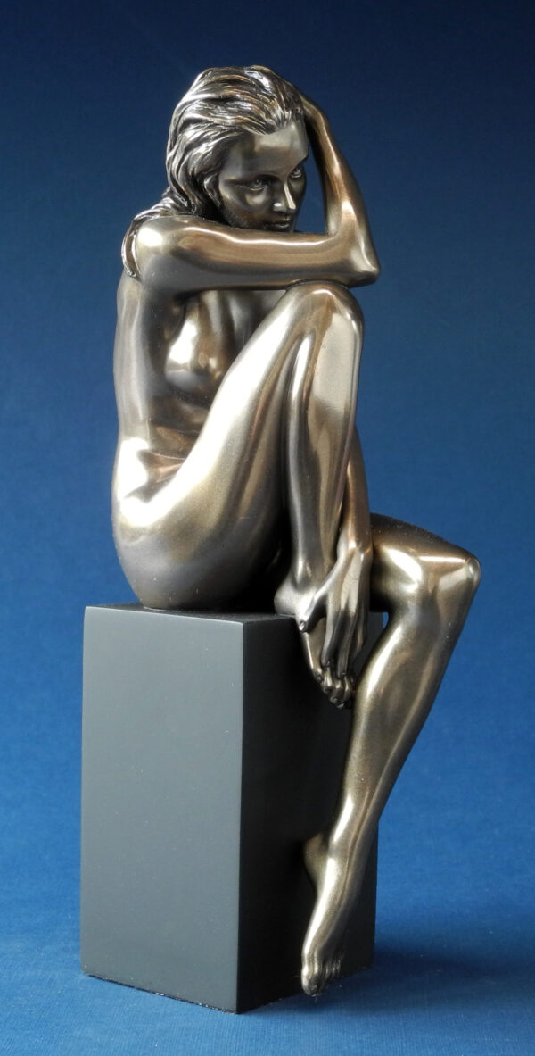 Skulptur weiblicher Akt auf schwarzem Sockel - Body Talk - nackte Frau Skulptur WU 75749