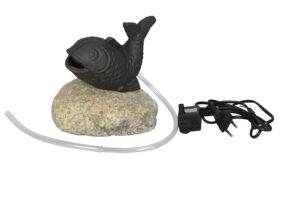 Wasserspeier Fisch Gusseisen auf Stein - Fischbrunnen