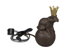 Wasserspeier Froschkönig auf Kugel - Teichfigur Gusseisen inkl. Pumpe + Schlauch