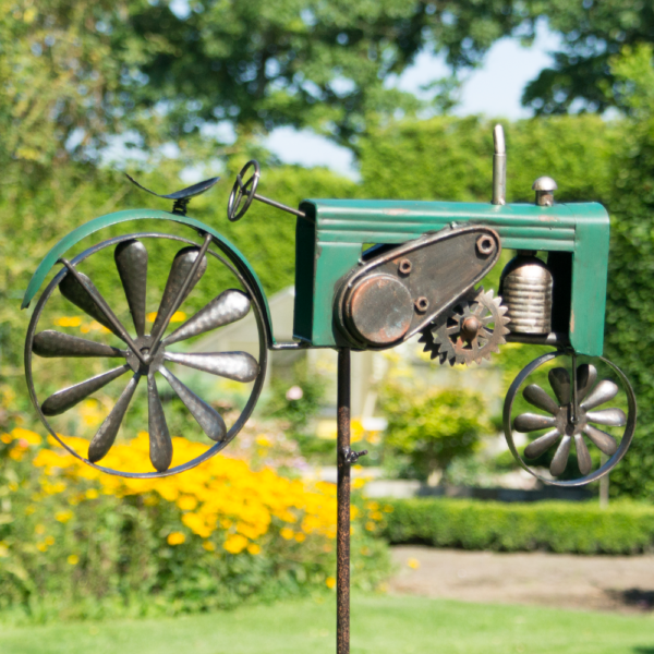 Gartenstecker Traktor, groß - Windspiel Trecker aus Eisen mit beweglichem Hinterrad als Windrad - Farmer Windmühle Landwirtschaft XE60531