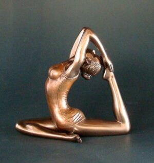 Yoga Figur Pada Rajakapotasana - Body Talk Parastone - Turner Skulptur Taube One-Legged King Pingeon.