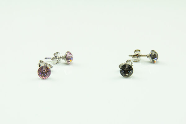 Hütchenohrstecker mit 6 mm Swarovski Kristall - rhodiniert