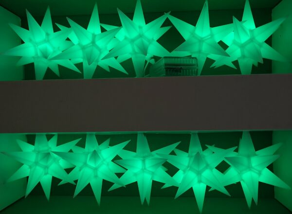 grün-Star LED Sternkettte - Weihnachtssterne 11 cm Leuchtsterne mit Farbwechsel - 10er StarLed Sternkette Pagoda