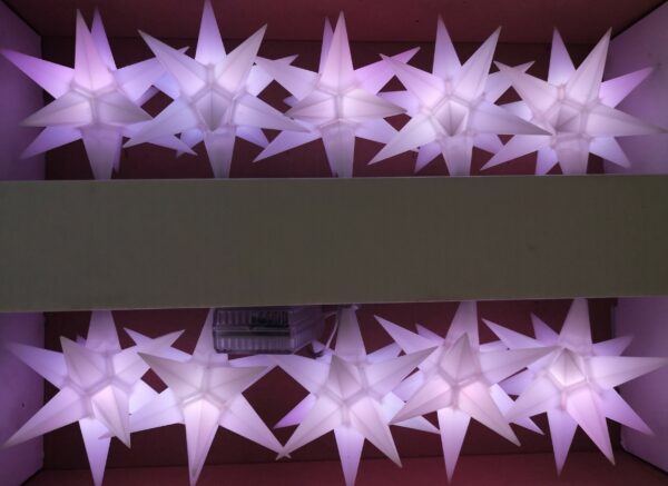 lila-Star LED Sternkettte - Weihnachtssterne 11 cm Leuchtsterne mit Farbwechsel - 10er StarLed Sternkette Pagoda